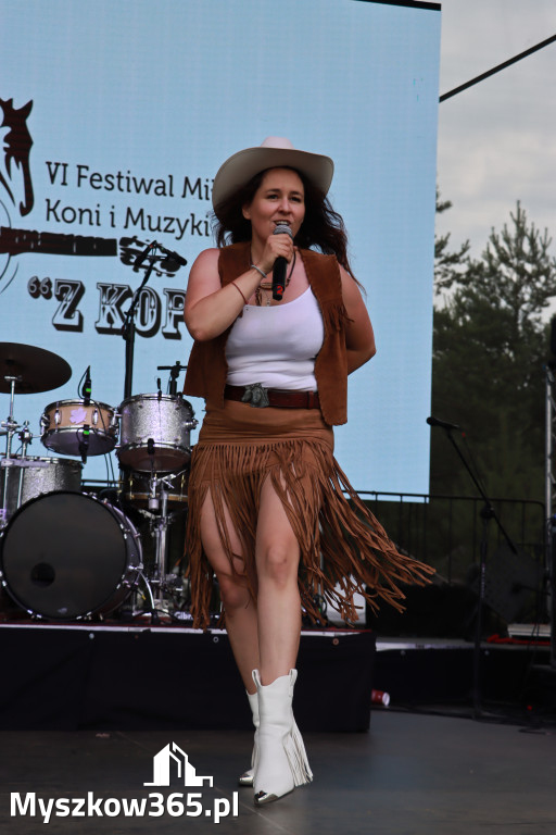 Fotorelacja XVI: Rozpoczęcie drugiego dnia Festiwalu z Kopyta - Ogólnopolski Konkursu COUNTRY STARS - soliści.