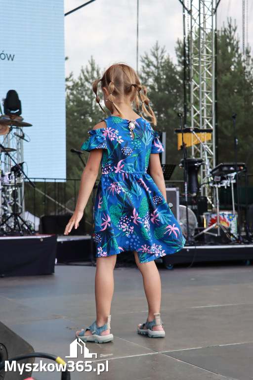Fotorelacji XVIII: Taniec, muzyka i śpiew na Festiwalu z Kopyta w Gniazdowie