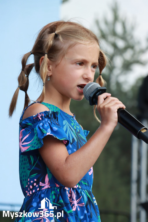 Fotorelacji XVIII: Taniec, muzyka i śpiew na Festiwalu z Kopyta w Gniazdowie