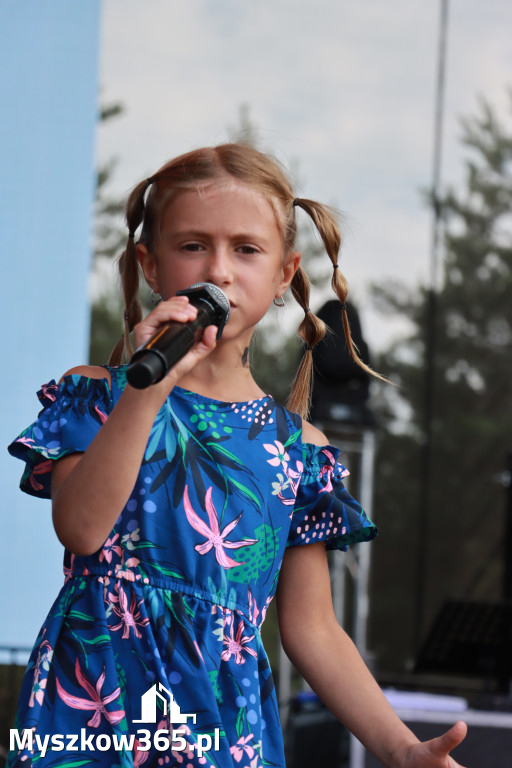 Fotorelacji XVIII: Taniec, muzyka i śpiew na Festiwalu z Kopyta w Gniazdowie