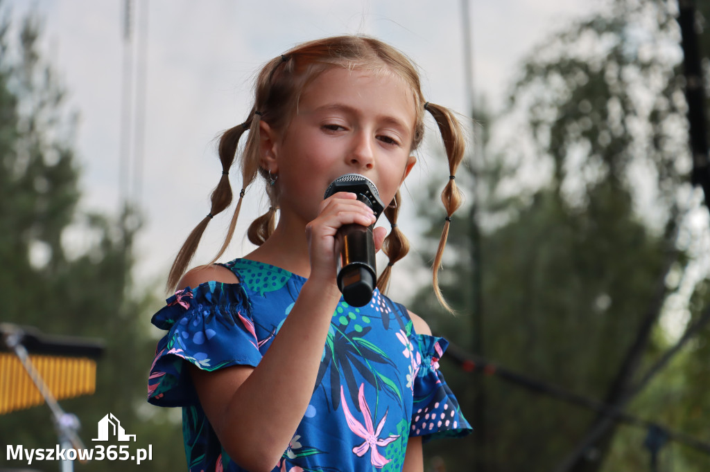Fotorelacji XVIII: Taniec, muzyka i śpiew na Festiwalu z Kopyta w Gniazdowie