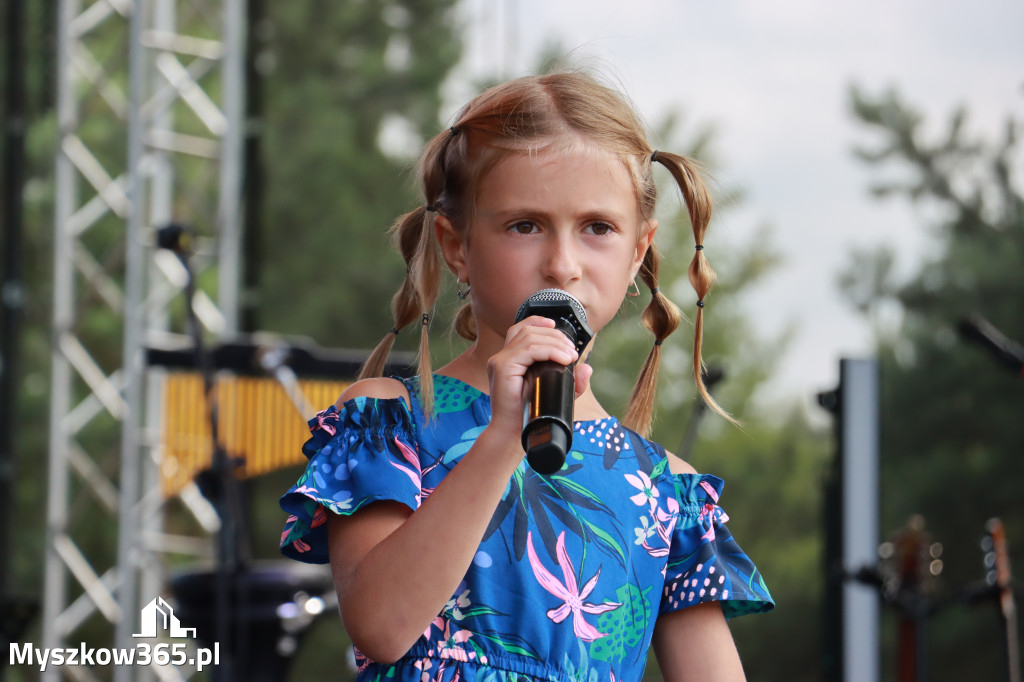 Fotorelacji XVIII: Taniec, muzyka i śpiew na Festiwalu z Kopyta w Gniazdowie