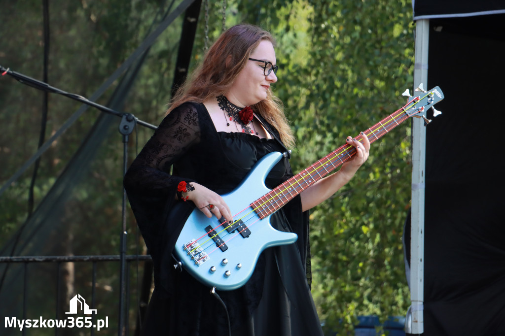 Fotorelacji XVIII: Taniec, muzyka i śpiew na Festiwalu z Kopyta w Gniazdowie