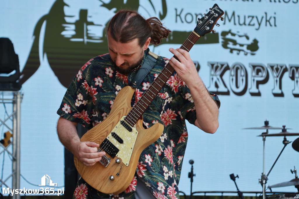 Fotorelacji XVIII: Taniec, muzyka i śpiew na Festiwalu z Kopyta w Gniazdowie