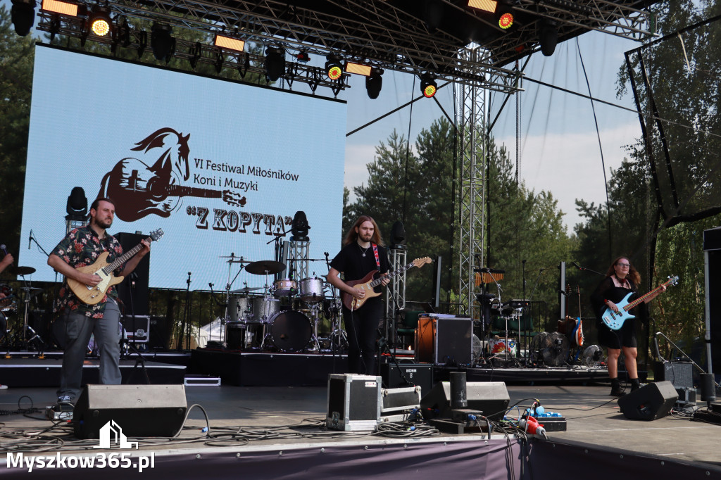 Fotorelacji XVIII: Taniec, muzyka i śpiew na Festiwalu z Kopyta w Gniazdowie