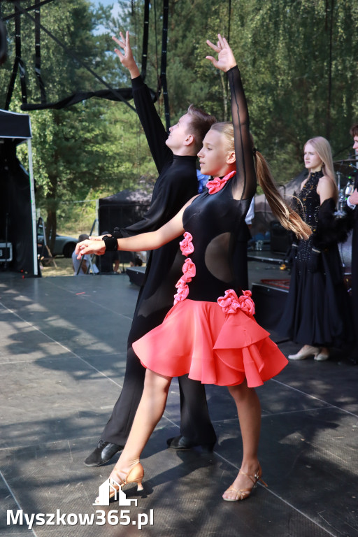 Fotorelacji XVIII: Taniec, muzyka i śpiew na Festiwalu z Kopyta w Gniazdowie