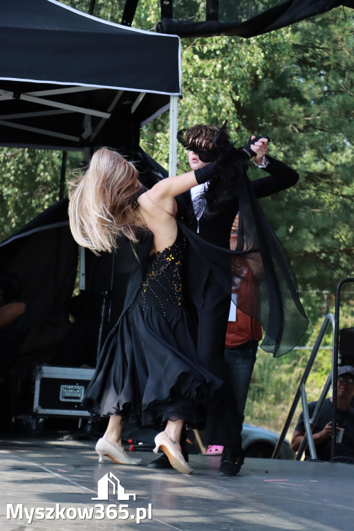 Fotorelacji XVIII: Taniec, muzyka i śpiew na Festiwalu z Kopyta w Gniazdowie