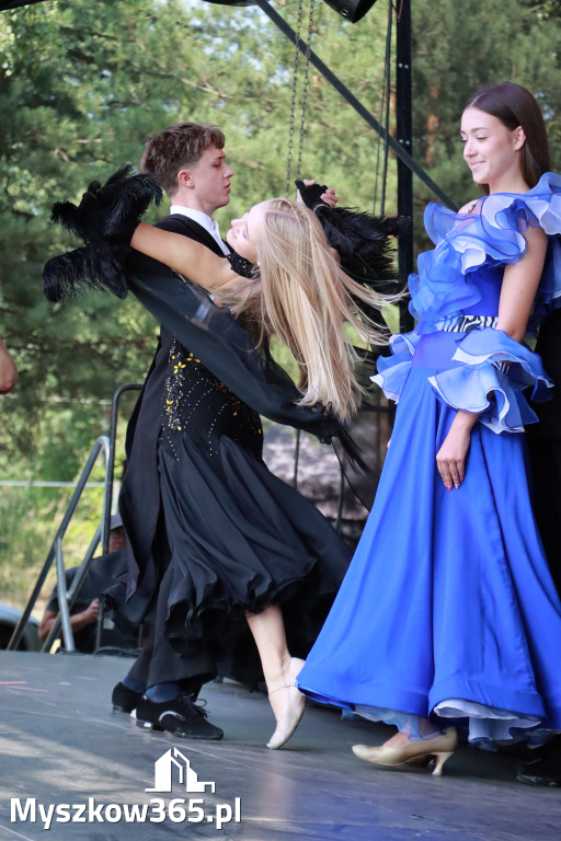 Fotorelacji XVIII: Taniec, muzyka i śpiew na Festiwalu z Kopyta w Gniazdowie