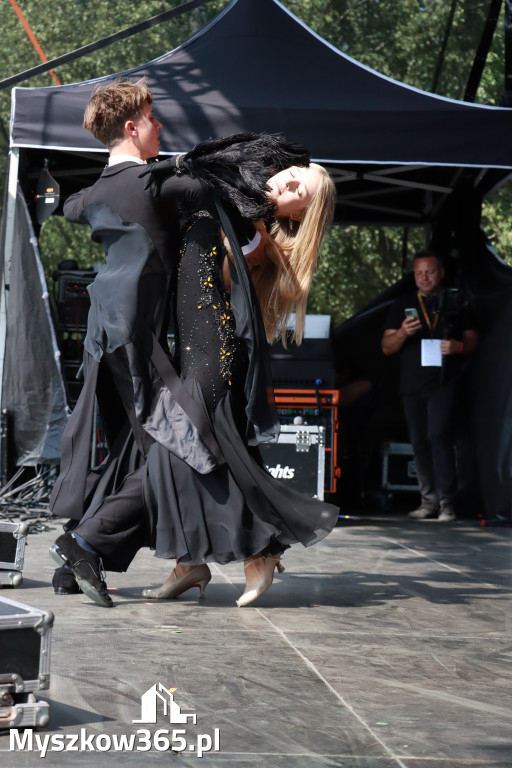 Fotorelacji XVIII: Taniec, muzyka i śpiew na Festiwalu z Kopyta w Gniazdowie