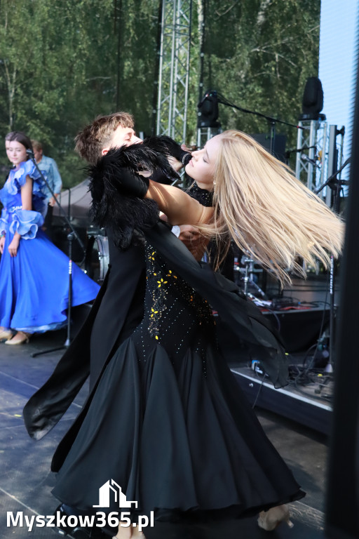 Fotorelacji XVIII: Taniec, muzyka i śpiew na Festiwalu z Kopyta w Gniazdowie