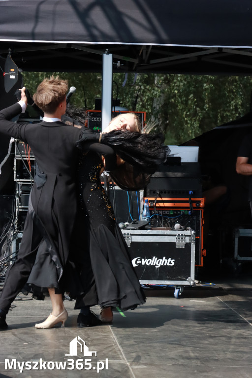 Fotorelacji XVIII: Taniec, muzyka i śpiew na Festiwalu z Kopyta w Gniazdowie