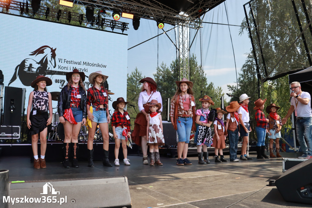 Fotorelacja XIX: Konkurs na strój w stylu Country - Festiwal z Kopyta w Gniazdowie