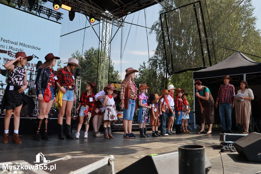 Fotorelacja XIX: Konkurs na strój w stylu Country - Festiwal z Kopyta w Gniazdowie