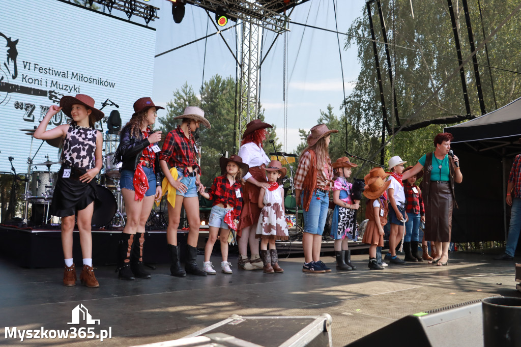 Fotorelacja XIX: Konkurs na strój w stylu Country - Festiwal z Kopyta w Gniazdowie