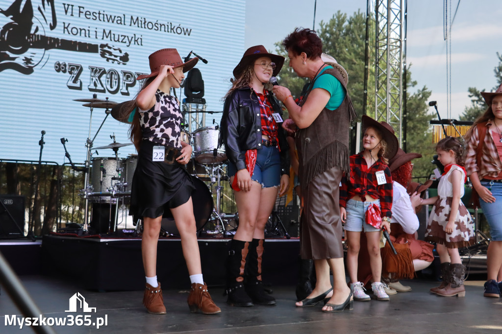 Fotorelacja XIX: Konkurs na strój w stylu Country - Festiwal z Kopyta w Gniazdowie