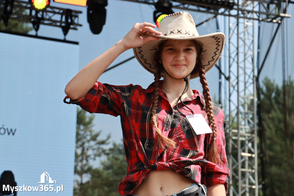 Fotorelacja XIX: Konkurs na strój w stylu Country - Festiwal z Kopyta w Gniazdowie