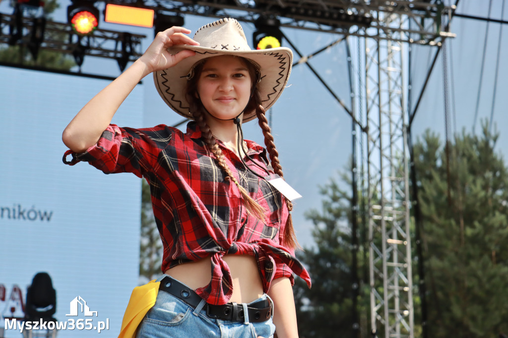 Fotorelacja XIX: Konkurs na strój w stylu Country - Festiwal z Kopyta w Gniazdowie