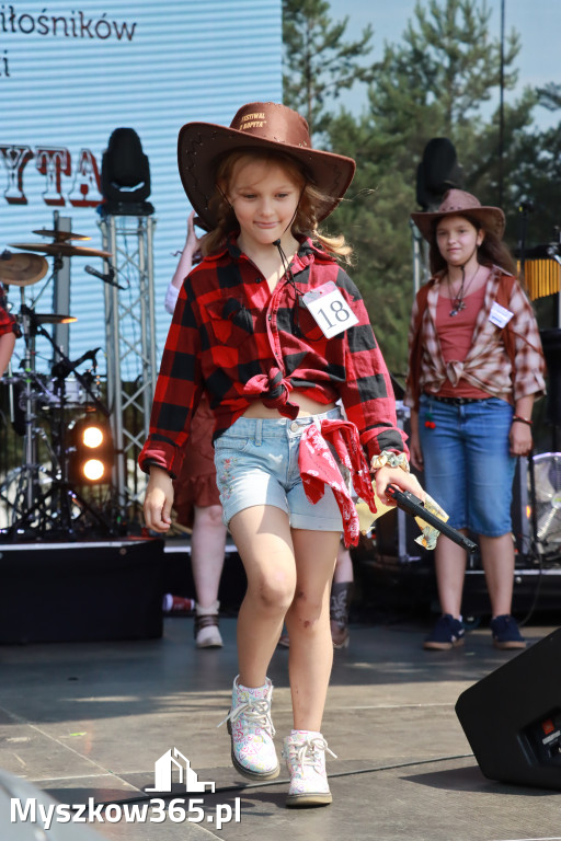 Fotorelacja XIX: Konkurs na strój w stylu Country - Festiwal z Kopyta w Gniazdowie