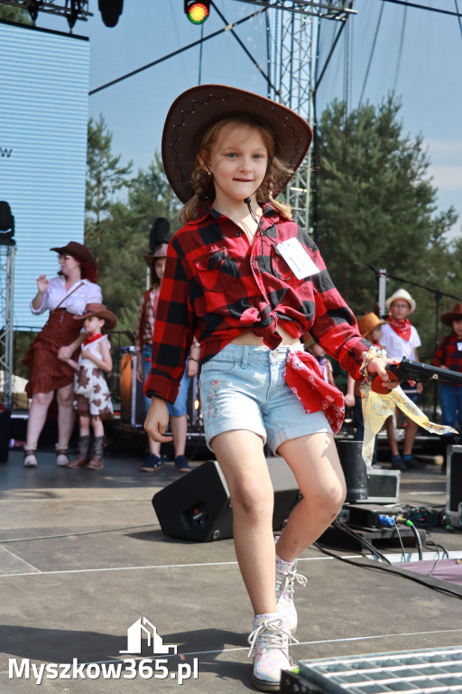 Fotorelacja XIX: Konkurs na strój w stylu Country - Festiwal z Kopyta w Gniazdowie
