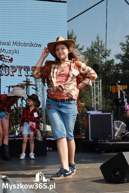 Fotorelacja XIX: Konkurs na strój w stylu Country - Festiwal z Kopyta w Gniazdowie