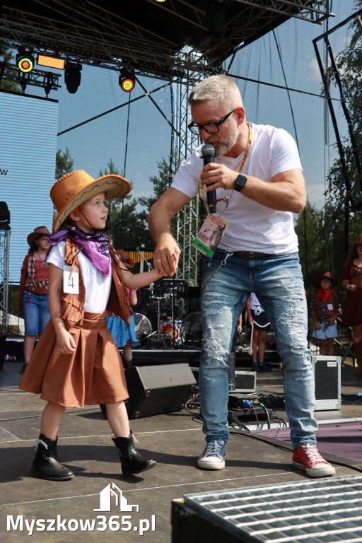 Fotorelacja XIX: Konkurs na strój w stylu Country - Festiwal z Kopyta w Gniazdowie