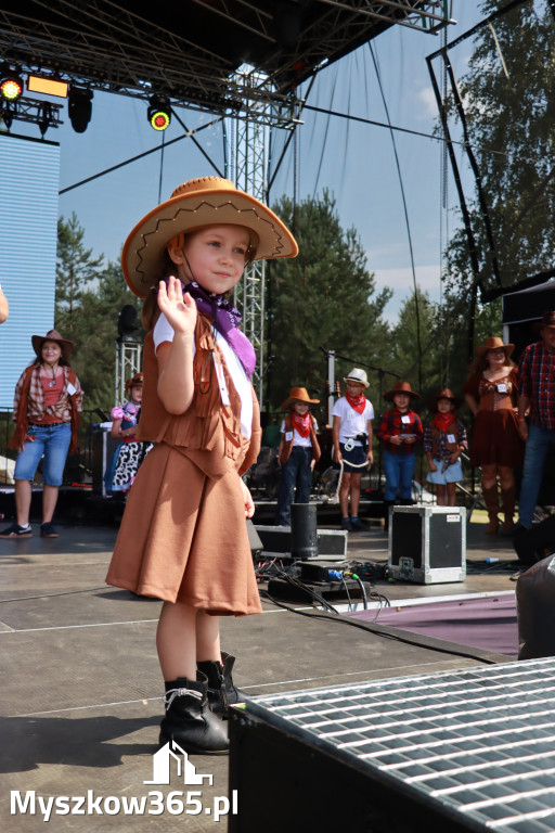 Fotorelacja XIX: Konkurs na strój w stylu Country - Festiwal z Kopyta w Gniazdowie