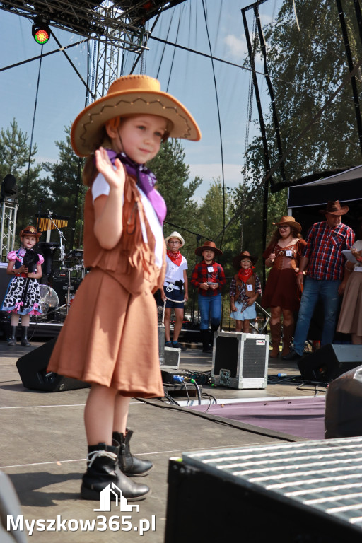 Fotorelacja XIX: Konkurs na strój w stylu Country - Festiwal z Kopyta w Gniazdowie