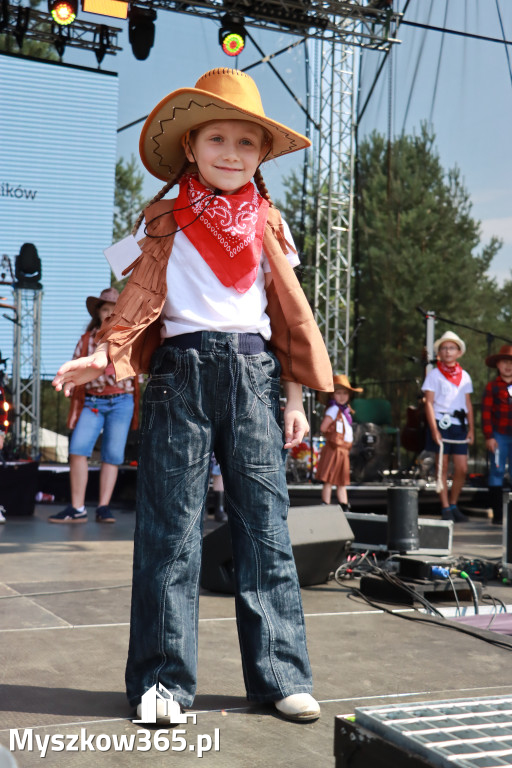 Fotorelacja XIX: Konkurs na strój w stylu Country - Festiwal z Kopyta w Gniazdowie