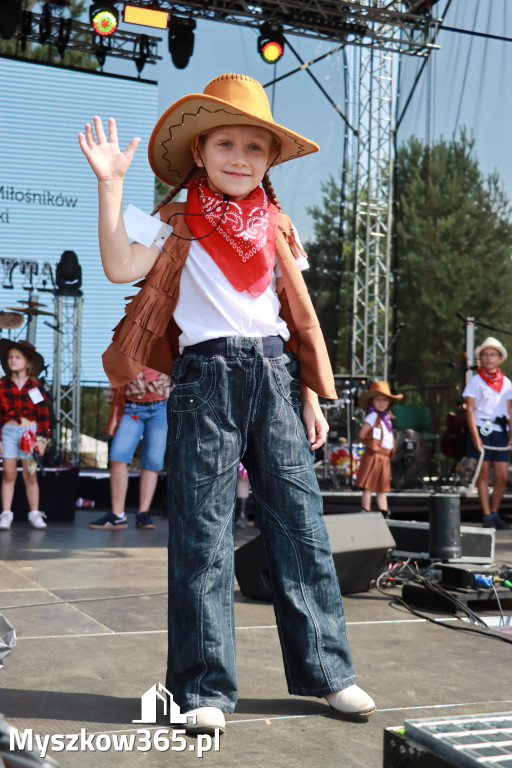 Fotorelacja XIX: Konkurs na strój w stylu Country - Festiwal z Kopyta w Gniazdowie