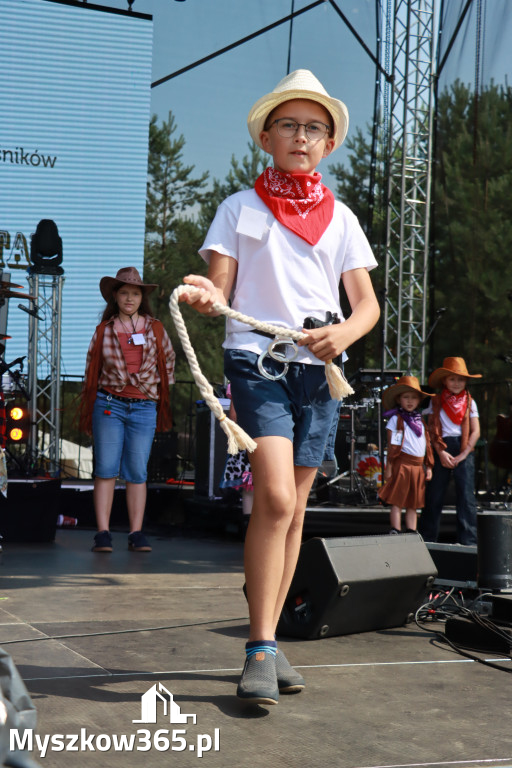 Fotorelacja XIX: Konkurs na strój w stylu Country - Festiwal z Kopyta w Gniazdowie