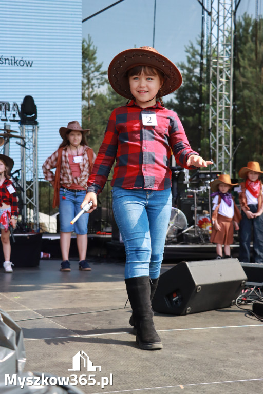 Fotorelacja XIX: Konkurs na strój w stylu Country - Festiwal z Kopyta w Gniazdowie