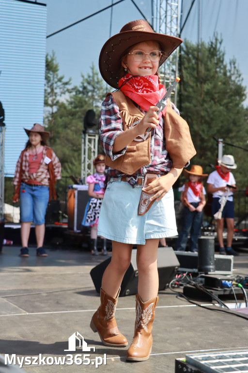 Fotorelacja XIX: Konkurs na strój w stylu Country - Festiwal z Kopyta w Gniazdowie