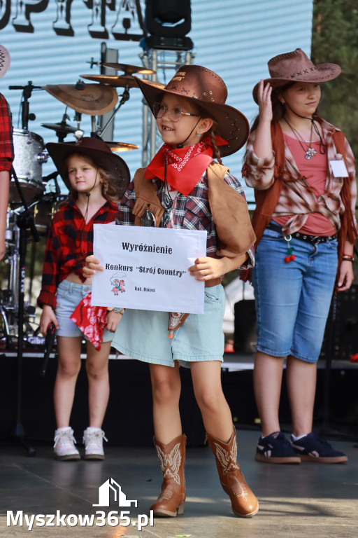 Fotorelacja XIX: Konkurs na strój w stylu Country - Festiwal z Kopyta w Gniazdowie