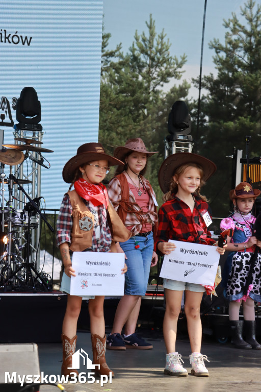 Fotorelacja XIX: Konkurs na strój w stylu Country - Festiwal z Kopyta w Gniazdowie