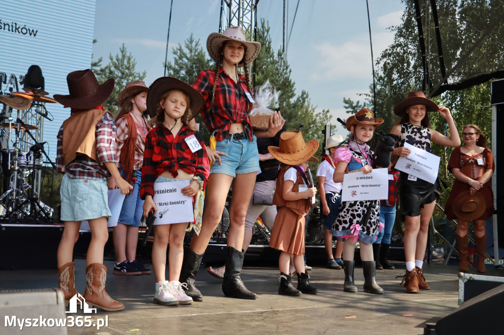 Fotorelacja XIX: Konkurs na strój w stylu Country - Festiwal z Kopyta w Gniazdowie