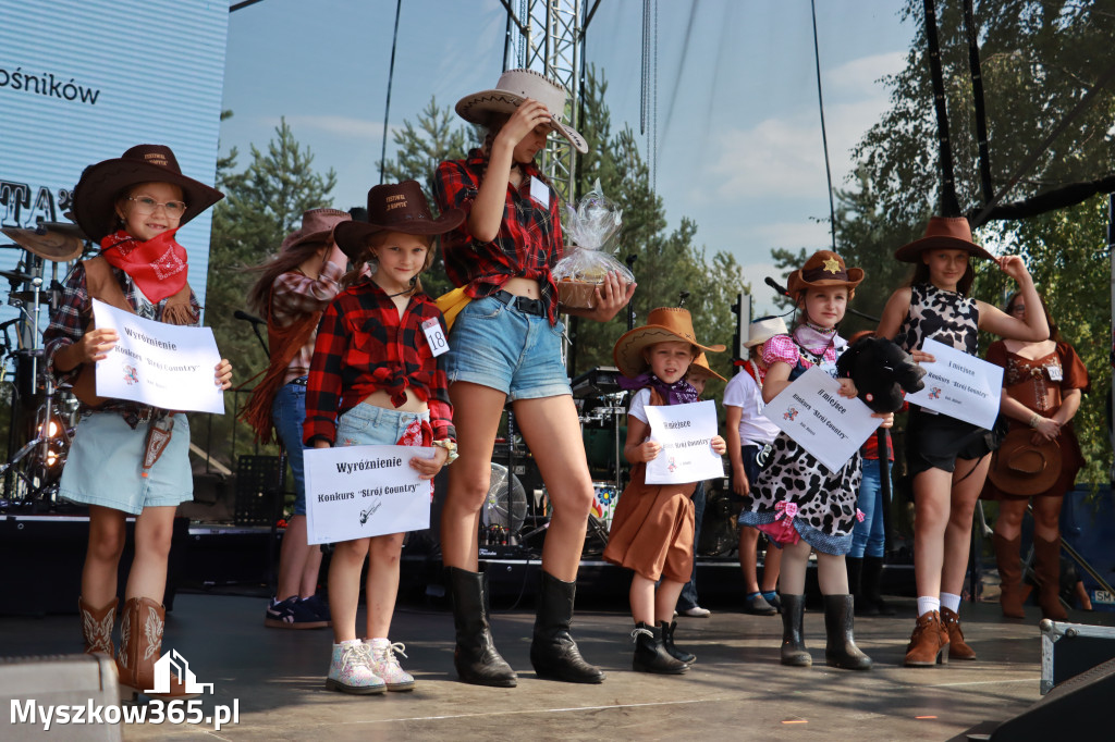 Fotorelacja XIX: Konkurs na strój w stylu Country - Festiwal z Kopyta w Gniazdowie