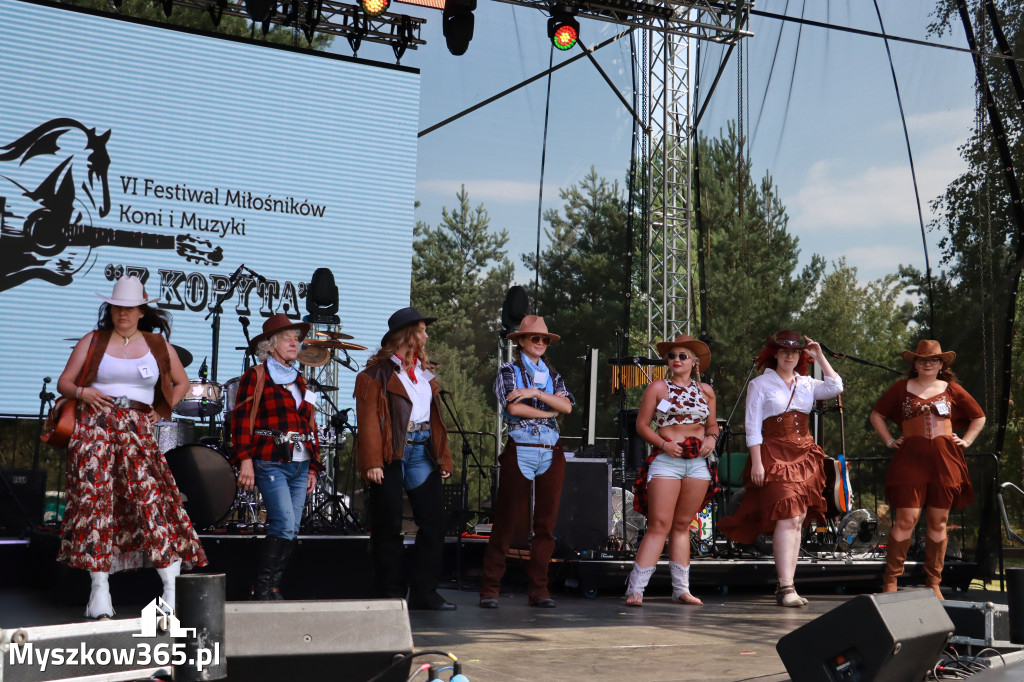 Fotorelacja XIX: Konkurs na strój w stylu Country - Festiwal z Kopyta w Gniazdowie