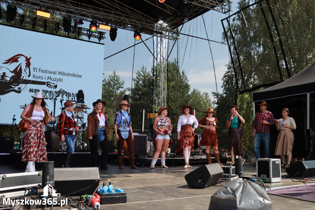 Fotorelacja XIX: Konkurs na strój w stylu Country - Festiwal z Kopyta w Gniazdowie
