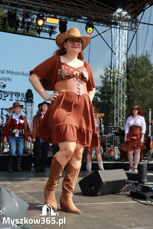 Fotorelacja XIX: Konkurs na strój w stylu Country - Festiwal z Kopyta w Gniazdowie