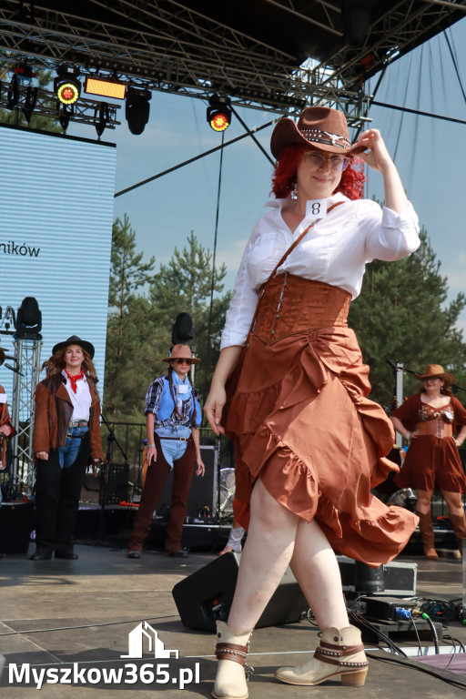 Fotorelacja XIX: Konkurs na strój w stylu Country - Festiwal z Kopyta w Gniazdowie