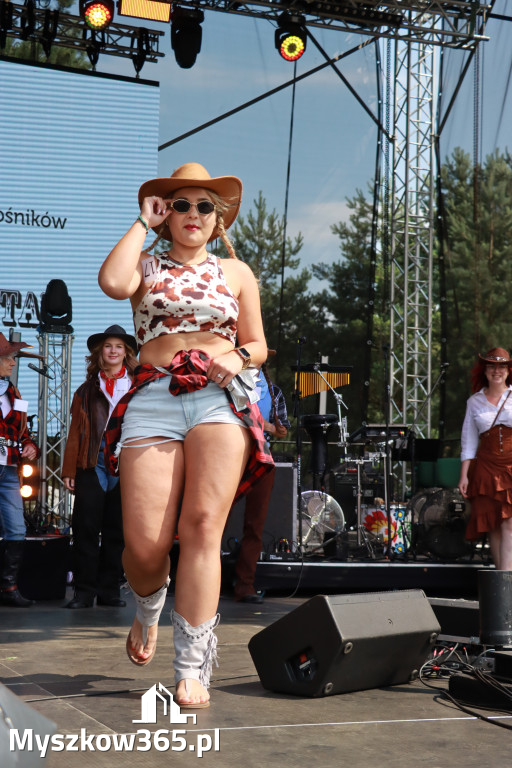 Fotorelacja XIX: Konkurs na strój w stylu Country - Festiwal z Kopyta w Gniazdowie