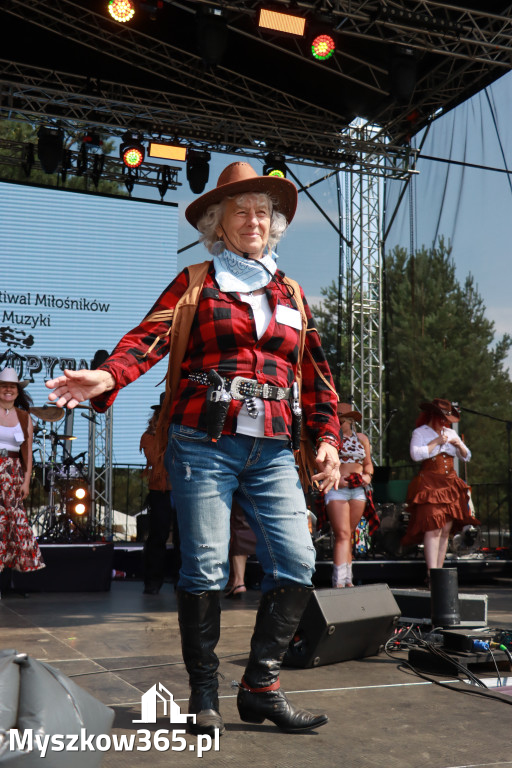 Fotorelacja XIX: Konkurs na strój w stylu Country - Festiwal z Kopyta w Gniazdowie