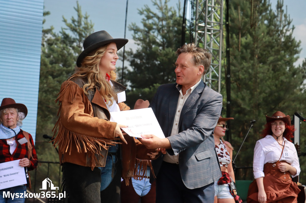 Fotorelacja XIX: Konkurs na strój w stylu Country - Festiwal z Kopyta w Gniazdowie