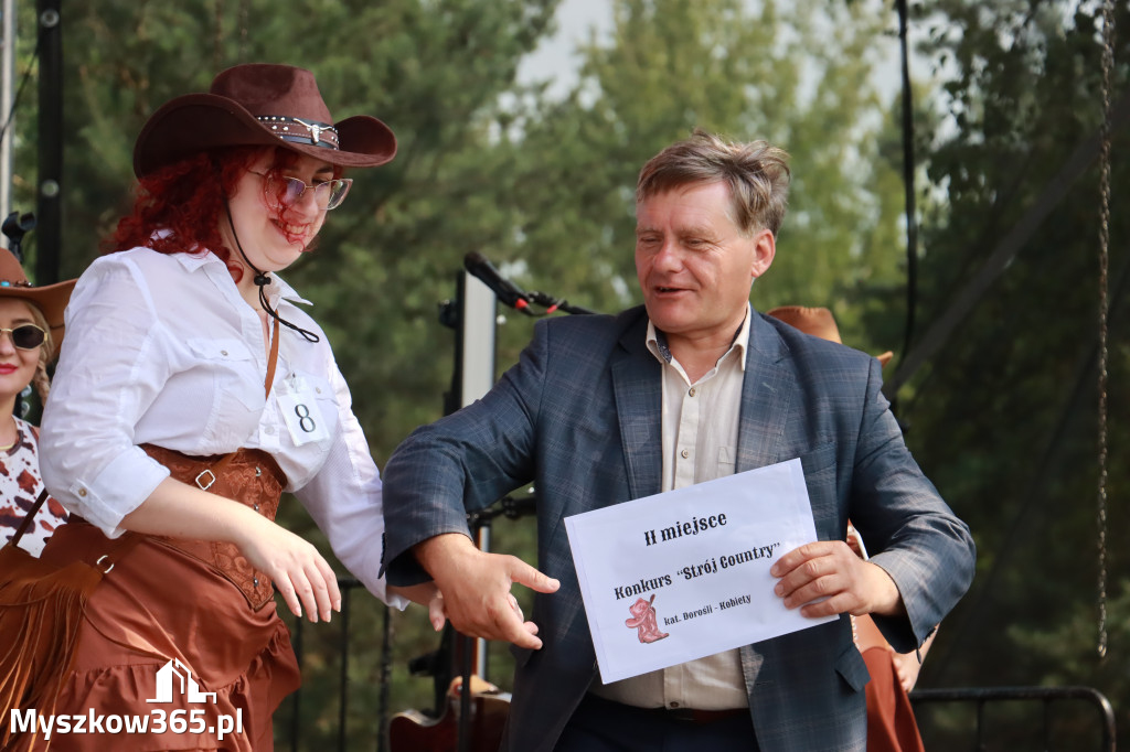 Fotorelacja XIX: Konkurs na strój w stylu Country - Festiwal z Kopyta w Gniazdowie