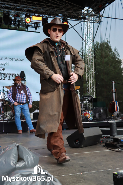 Fotorelacja XIX: Konkurs na strój w stylu Country - Festiwal z Kopyta w Gniazdowie