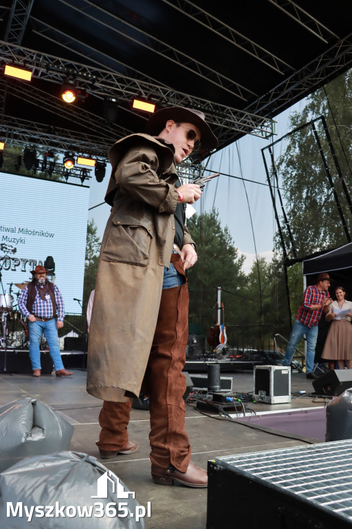 Fotorelacja XIX: Konkurs na strój w stylu Country - Festiwal z Kopyta w Gniazdowie