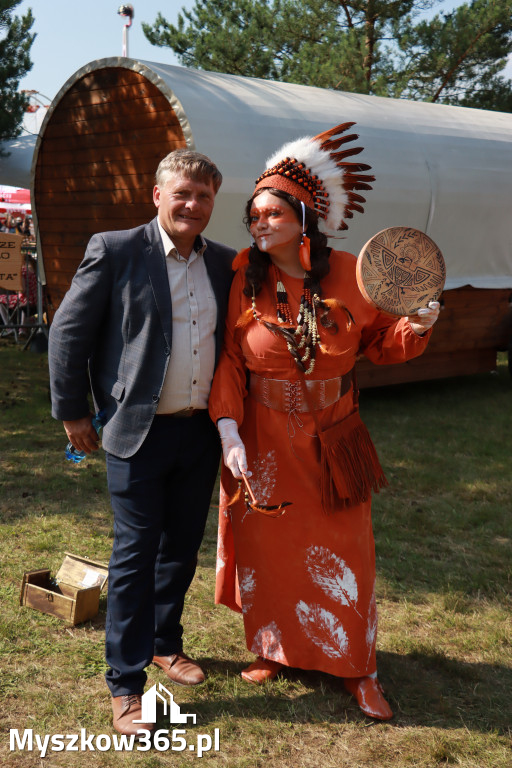 Fotorelacji XVIII: Taniec, muzyka i śpiew na Festiwalu z Kopyta w Gniazdowie