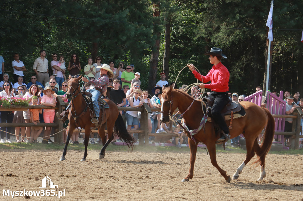 Fotorelacja XXI: Kaskaderski pokaz jeździecki - Festiwal z Kopyta w Gniazdowie