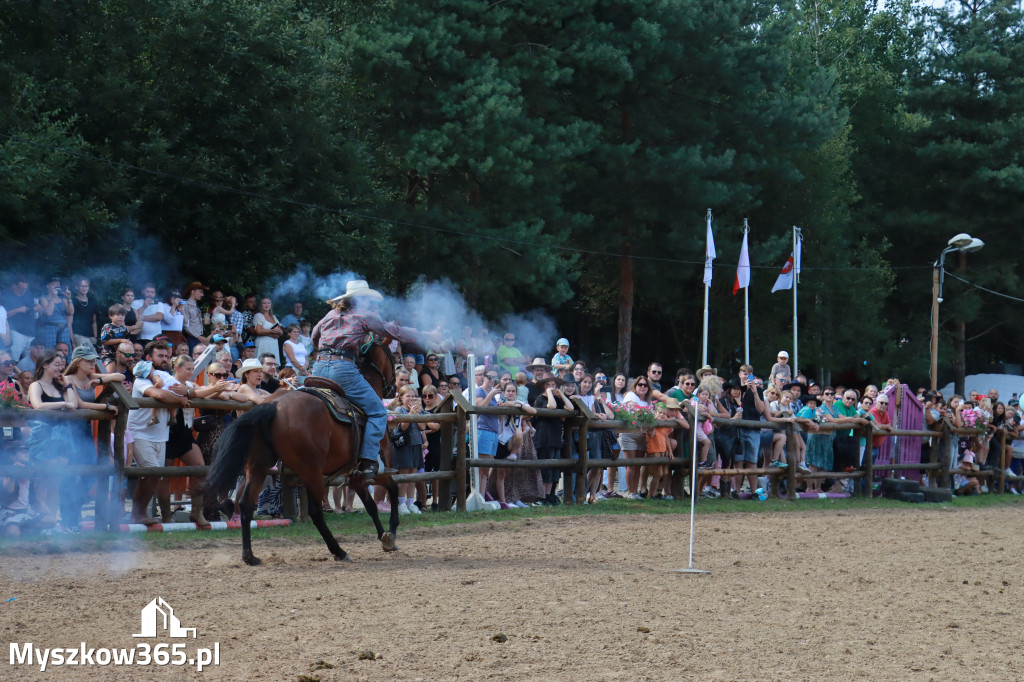 Fotorelacja XXI: Kaskaderski pokaz jeździecki - Festiwal z Kopyta w Gniazdowie