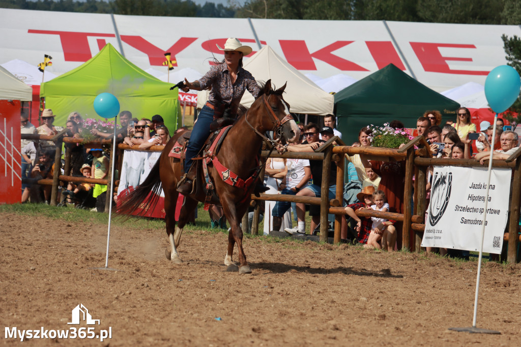 Fotorelacja XXI: Kaskaderski pokaz jeździecki - Festiwal z Kopyta w Gniazdowie